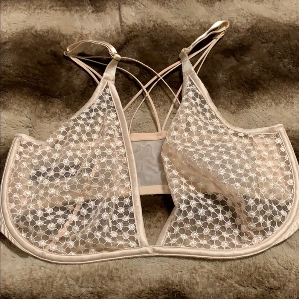 Victoria’s Secret 38DDD bralette